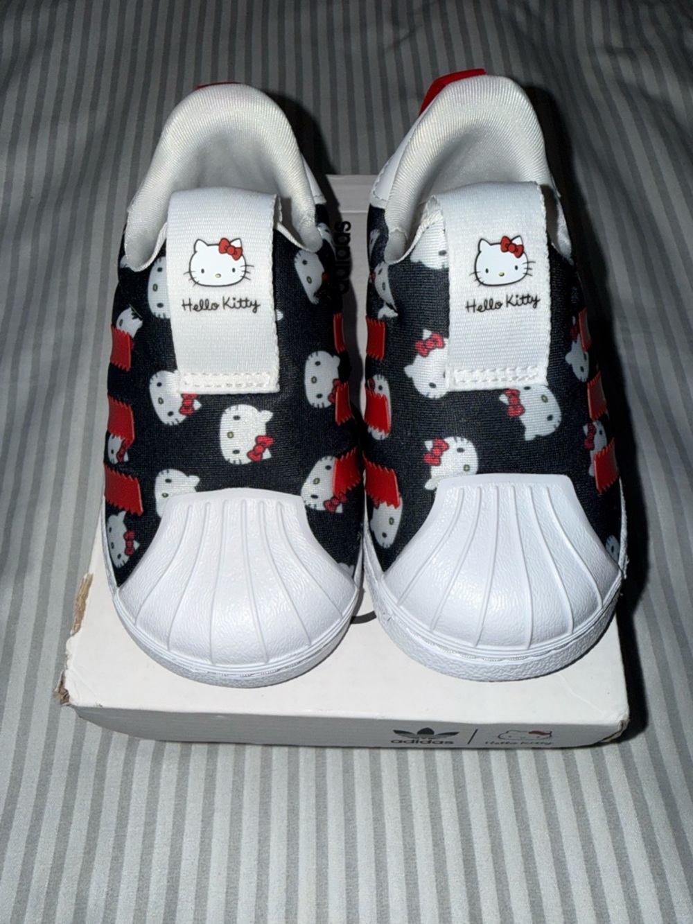 🆕 HELLO KITTY ORIGINALS
ADIDAS